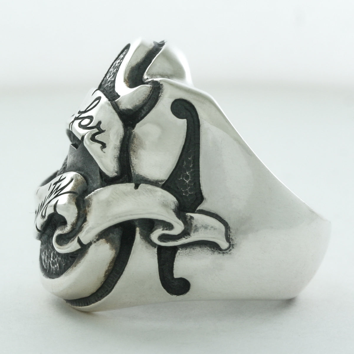 Rock and Justice EDEN - Guitar with Ribbon Ring "Peace" - EDEN ROCK STORE