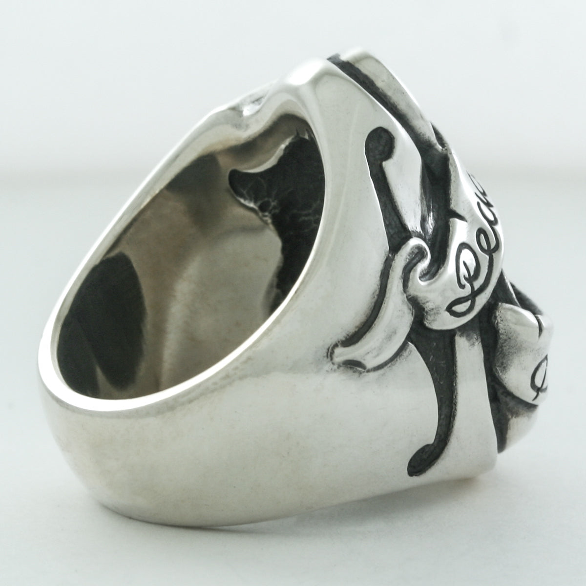 Rock and Justice EDEN - Guitar with Ribbon Ring "Peace" - EDEN ROCK STORE